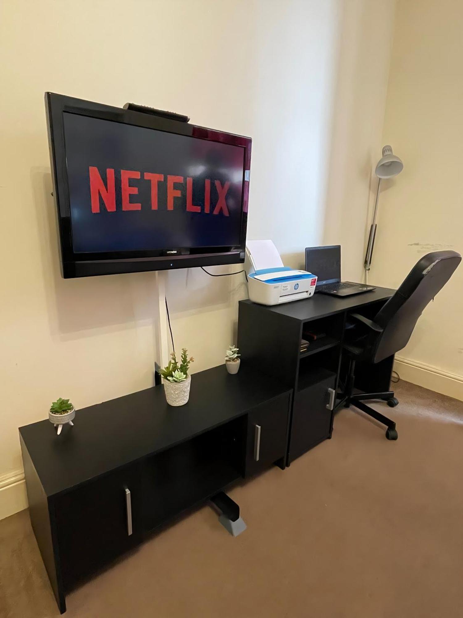 Comfy 2 Bedroom Flat Near Edinburgh City Center Экстерьер фото
