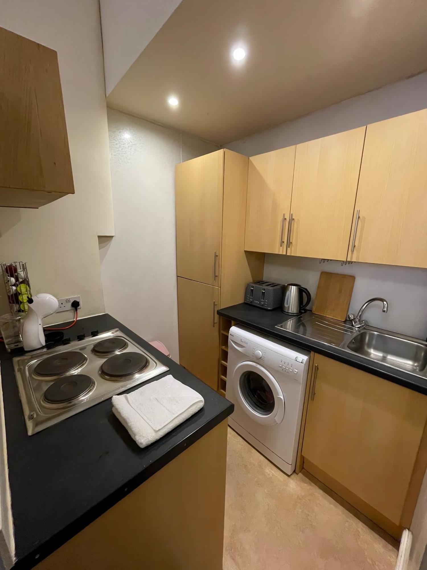 Comfy 2 Bedroom Flat Near Edinburgh City Center Экстерьер фото