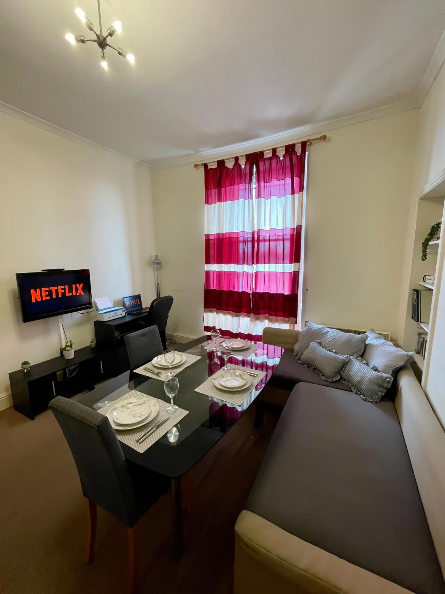 Comfy 2 Bedroom Flat Near Edinburgh City Center Экстерьер фото