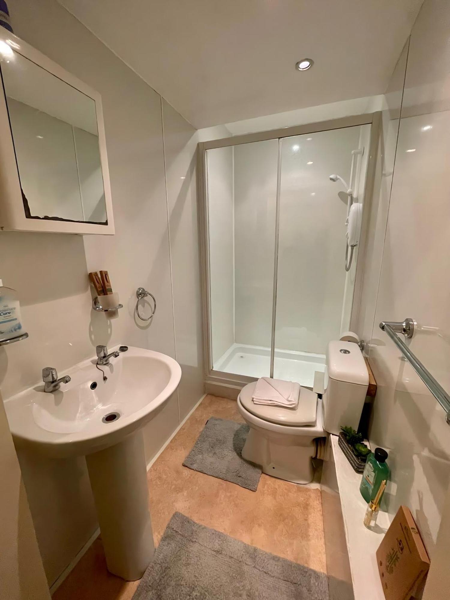Comfy 2 Bedroom Flat Near Edinburgh City Center Экстерьер фото